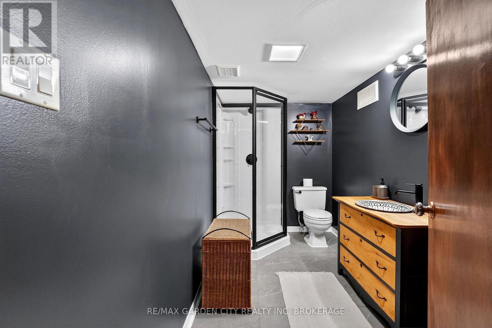 56 Margery Avenue, St. Catharines, Ontario  L2R 6J8 - Photo 38 - X12995628