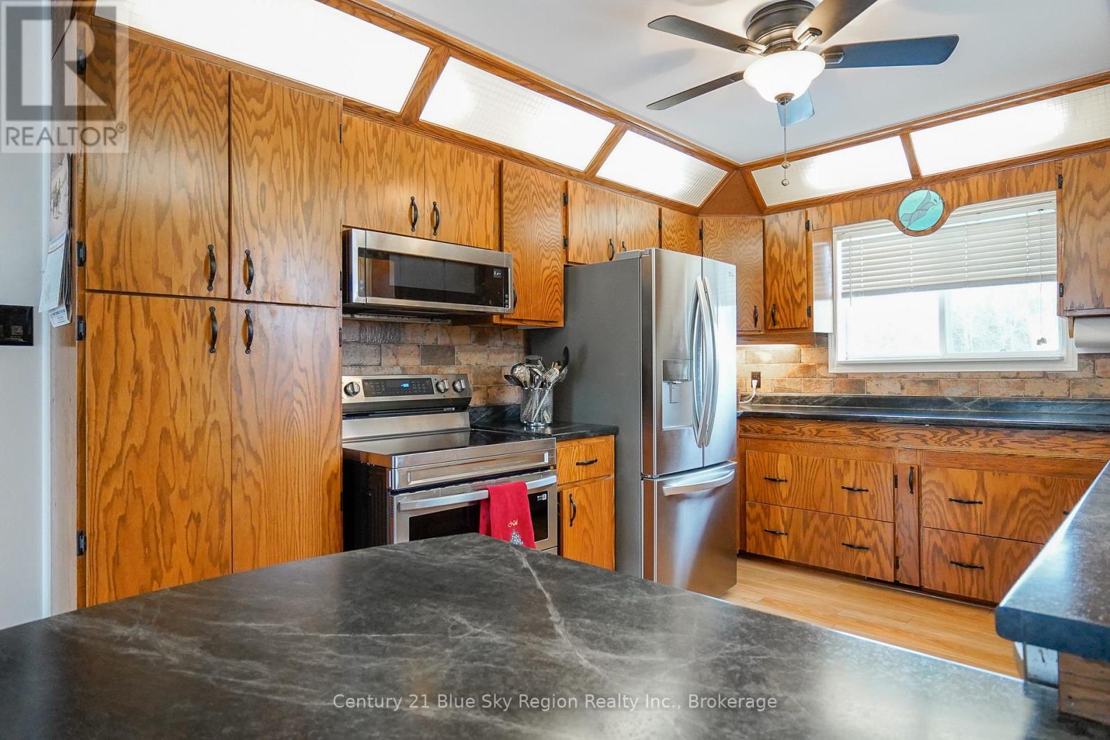 592 Genesee Lake Road, Powassan, Ontario  P0H 1Z0 - Photo 23 - X12995586