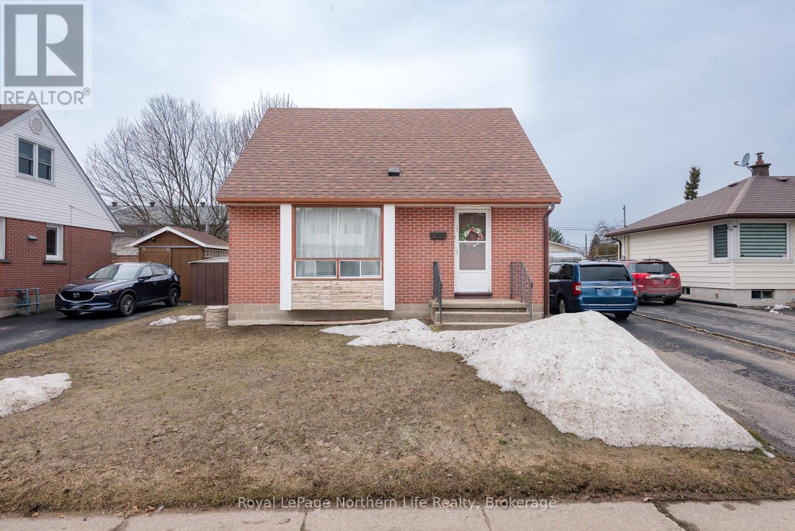 889 PHILLIP STREET, North Bay, Ontario