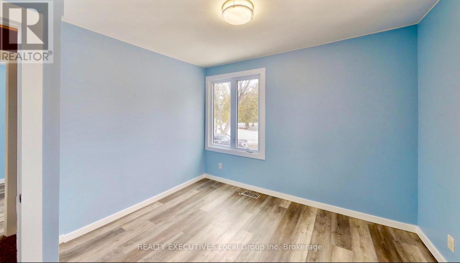 10 Mowat Crescent W, North Bay, Ontario  P1A 1R5 - Photo 18 - X12995754