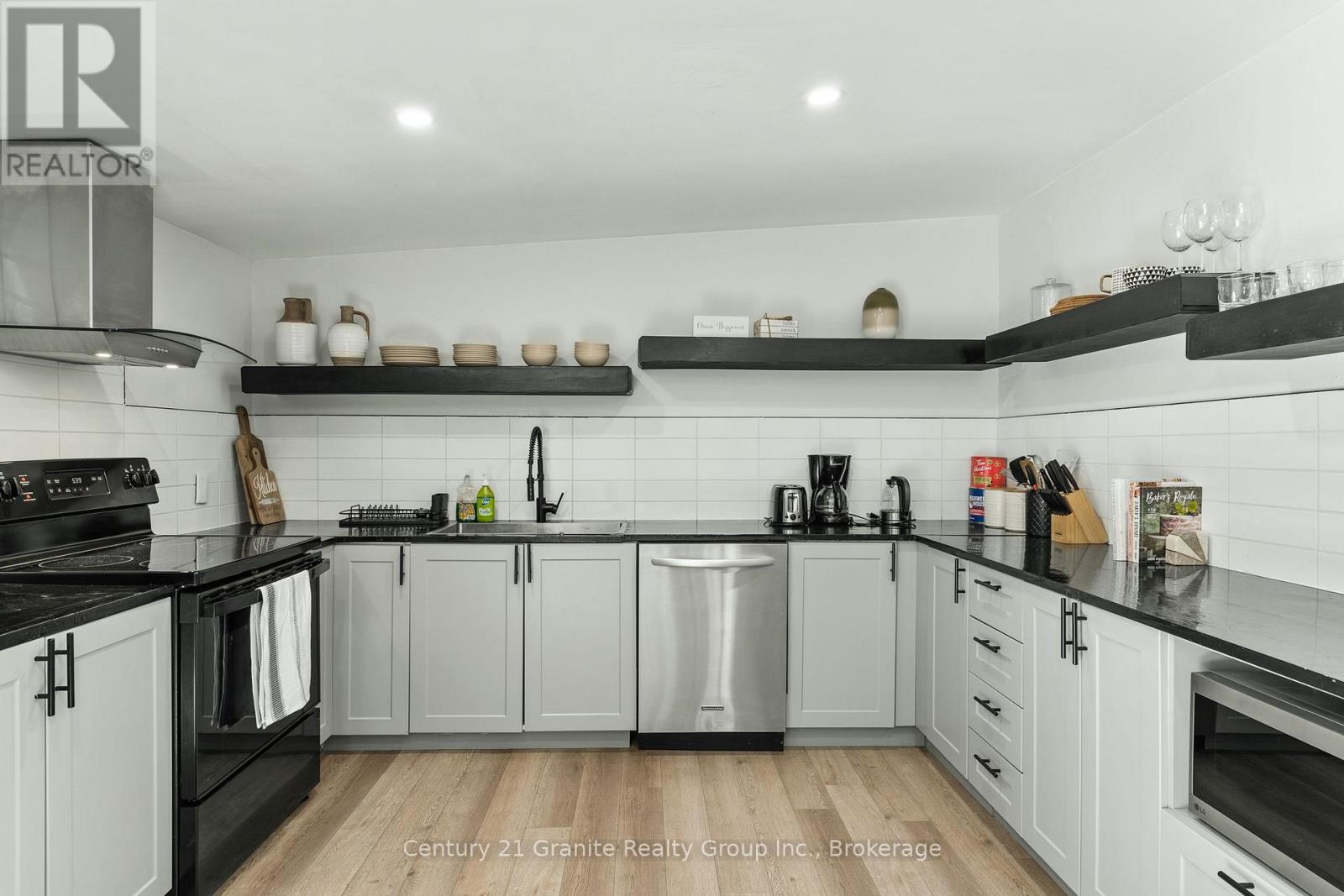 1630 Kashagawigamog Lake Road, Minden Hills, Ontario  K0M 2K0 - Photo 9 - X12995452