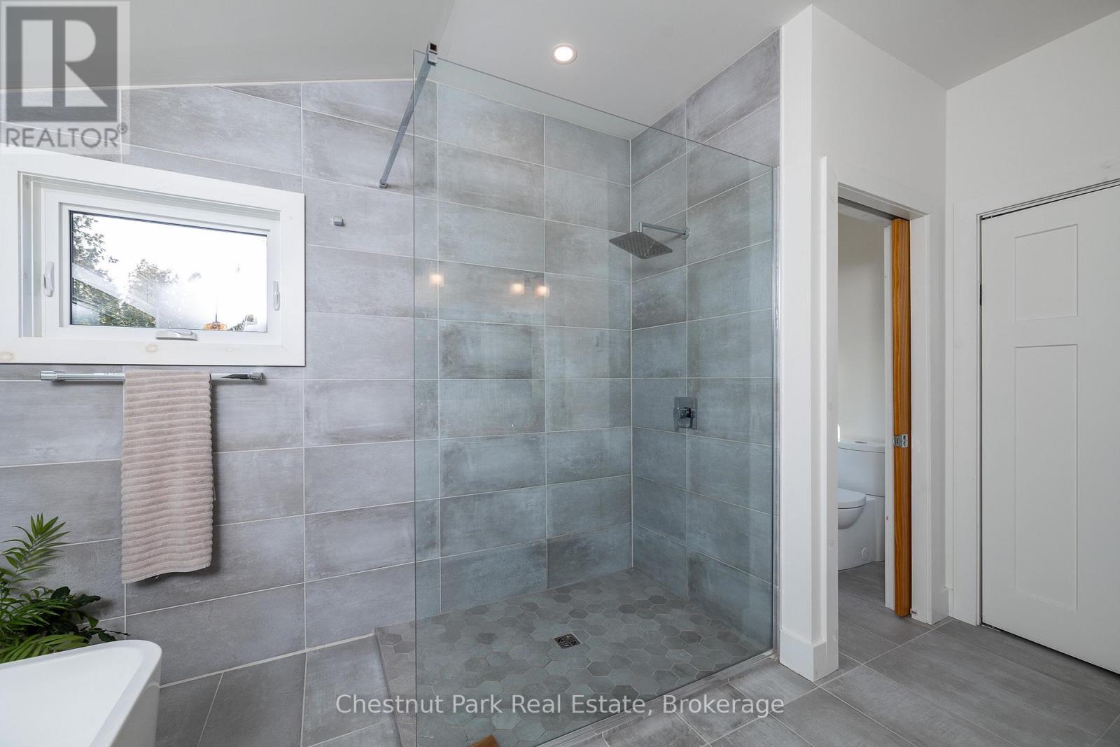 67 Grant Watson Drive, Northern Bruce Peninsula, Ontario  N0H 2R0 - Photo 32 - X12995478