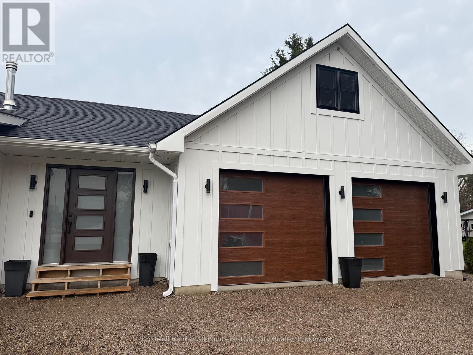 43 London Road, Ashfield-Colborne-Wawanosh, Ontario  N7A 3X9 - Photo 2 - X12995520