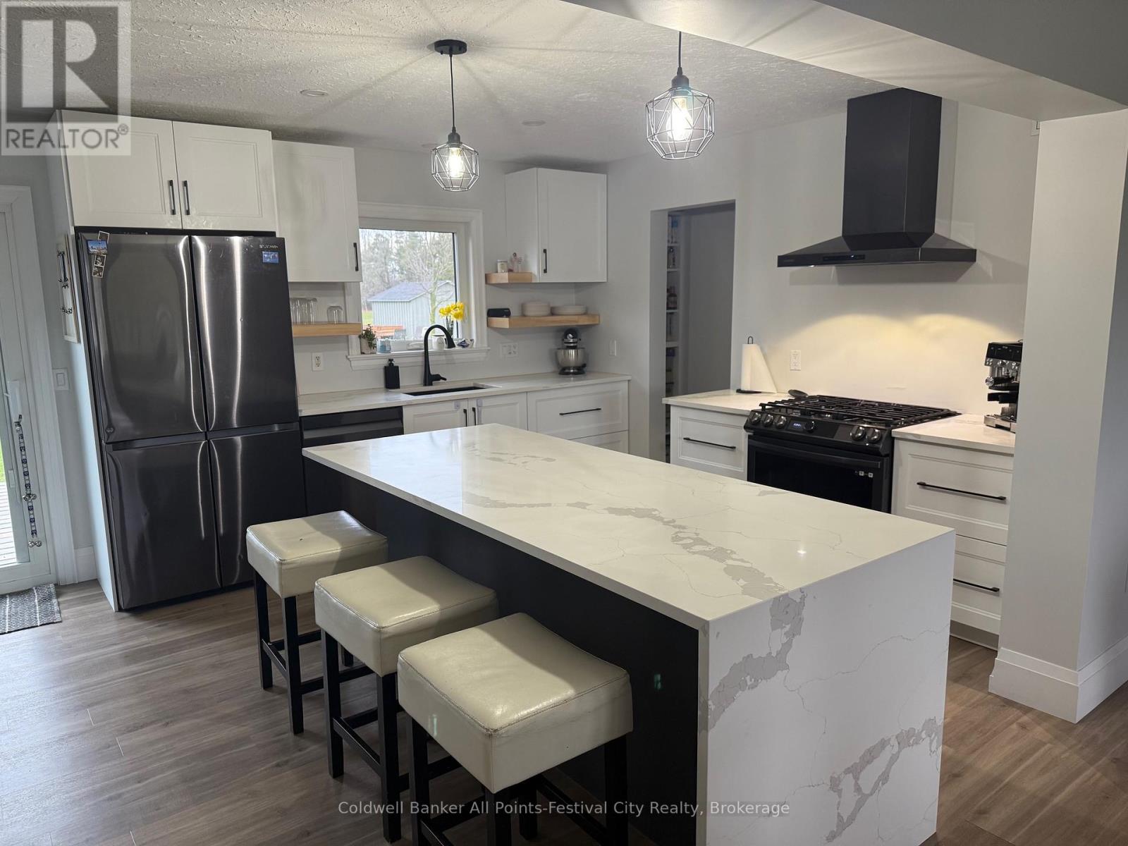 43 London Road, Ashfield-Colborne-Wawanosh, Ontario  N7A 3X9 - Photo 3 - X12995520