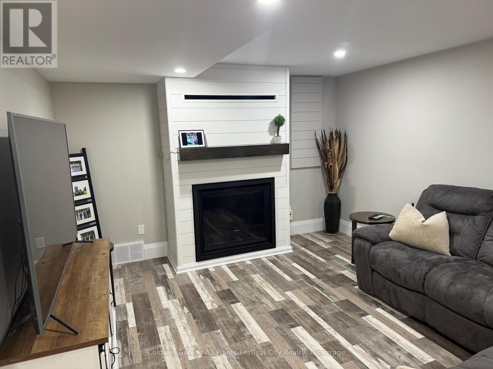 43 London Road, Ashfield-Colborne-Wawanosh, Ontario  N7A 3X9 - Photo 8 - X12995520