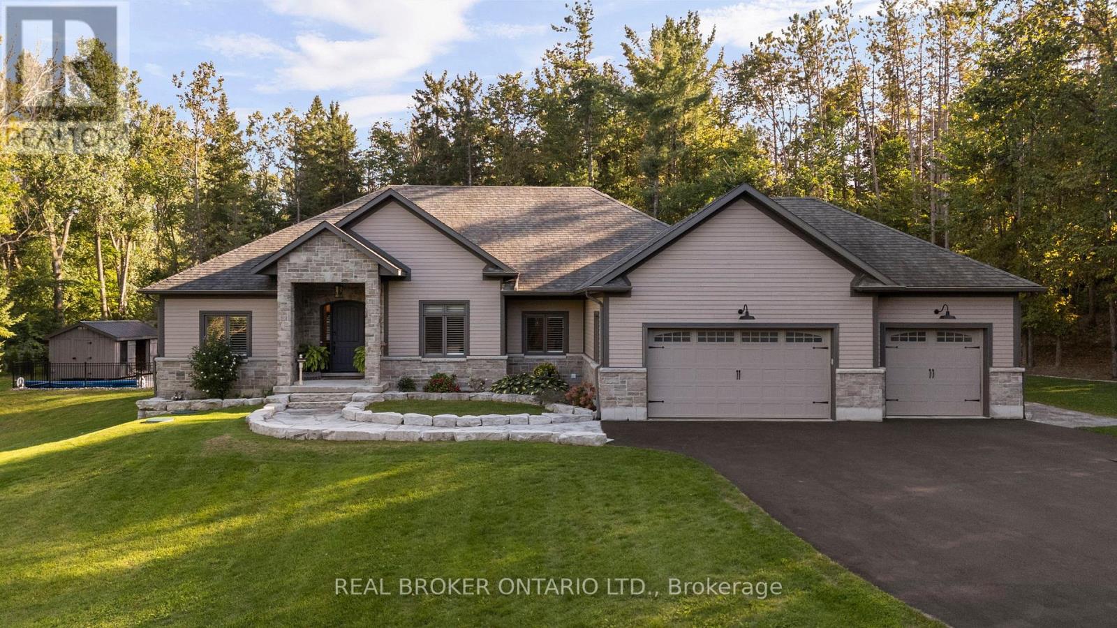 49 Sydenham Trail W, Clearview, Ontario  L0M 1H0 - Photo 45 - S12851652