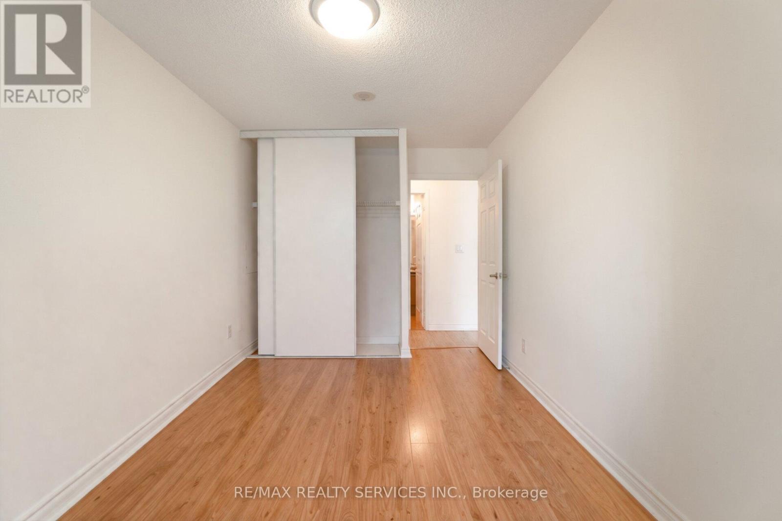 1710 - 335 Rathburn Road W, Mississauga, Ontario  L5B 0C8 - Photo 24 - W12969054