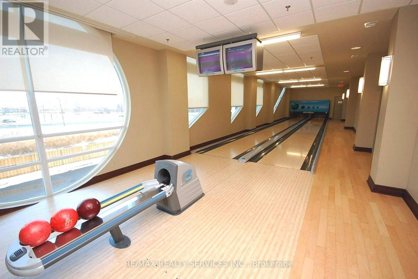 1710 - 335 Rathburn Road W, Mississauga, Ontario  L5B 0C8 - Photo 37 - W12969054