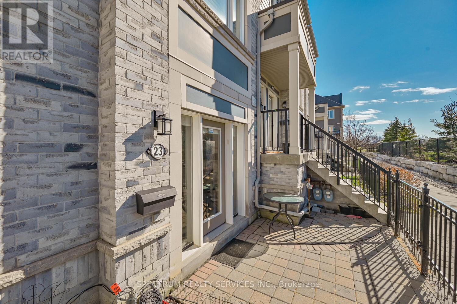 23 - 60 Fairwood Circle, Brampton (Sandringham-Wellington), Ontario  L6R 0Y6 - Photo 4 - W12993078