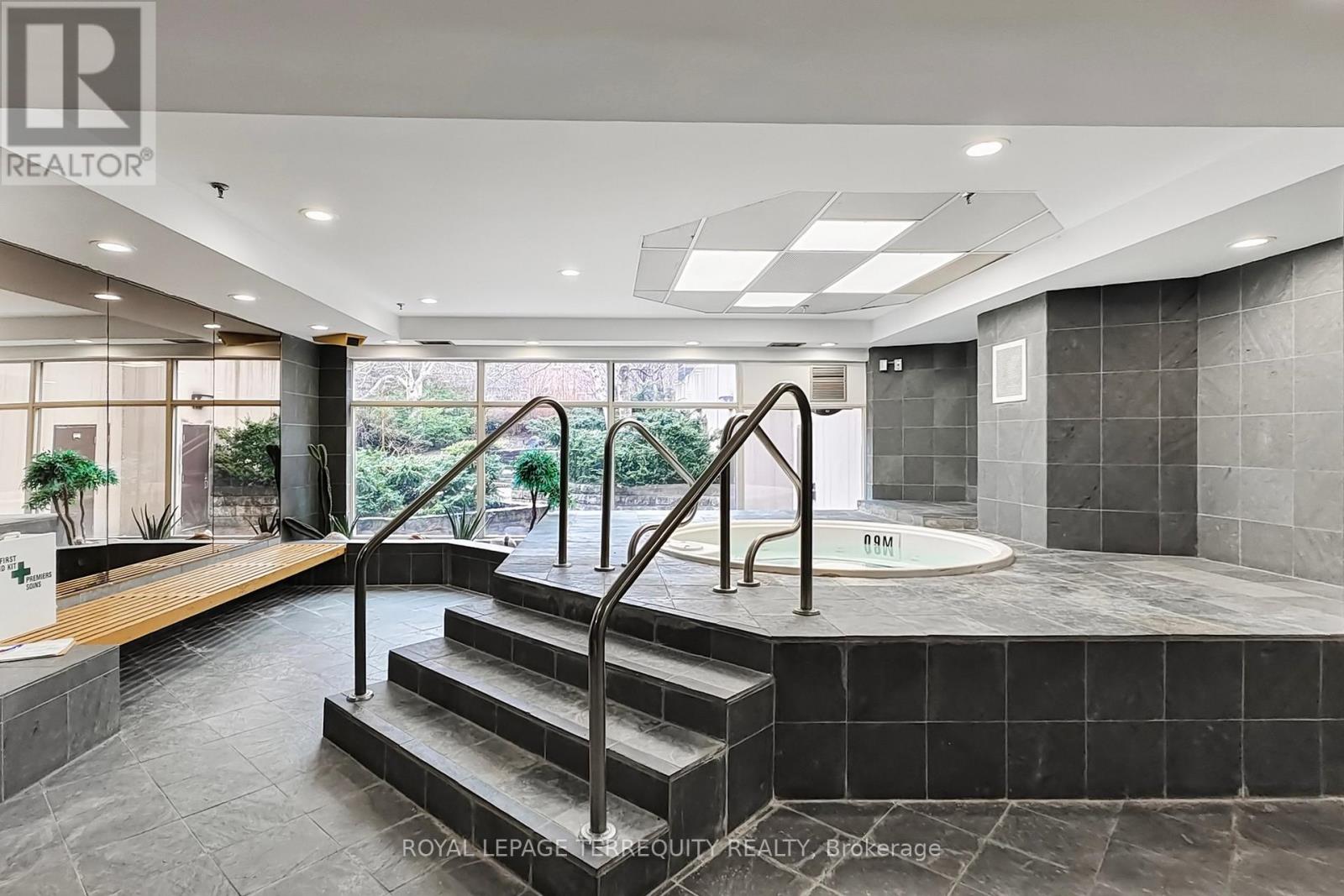 211 - 20 Cherrytree Drive, Brampton, Ontario  L6Y 3V1 - Photo 18 - W12994794