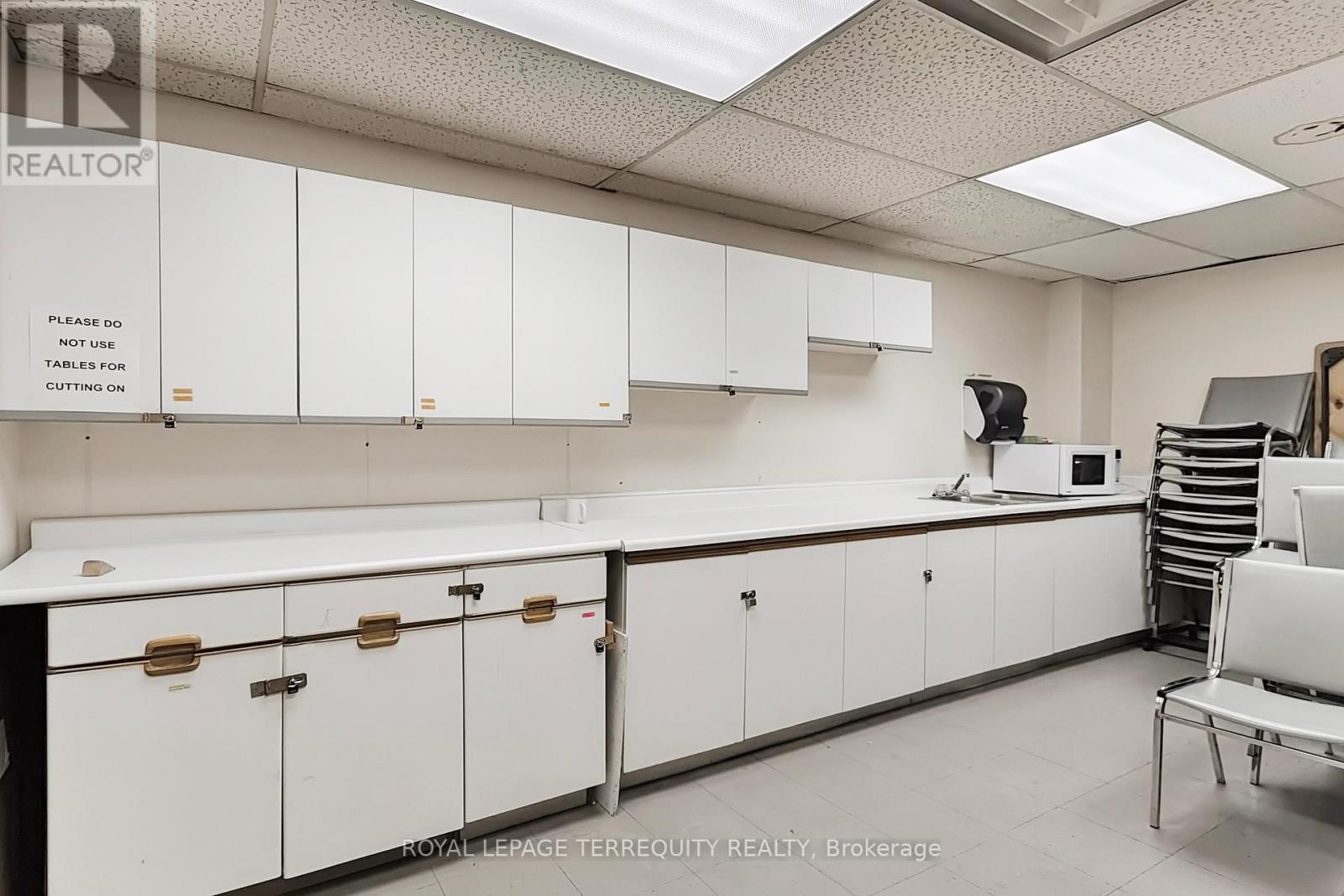 211 - 20 Cherrytree Drive, Brampton, Ontario  L6Y 3V1 - Photo 24 - W12994794