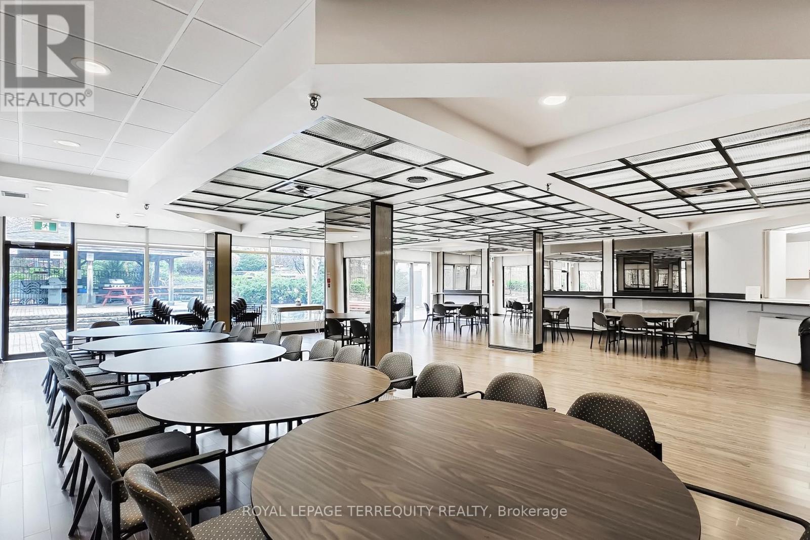 211 - 20 Cherrytree Drive, Brampton, Ontario  L6Y 3V1 - Photo 19 - W12994794