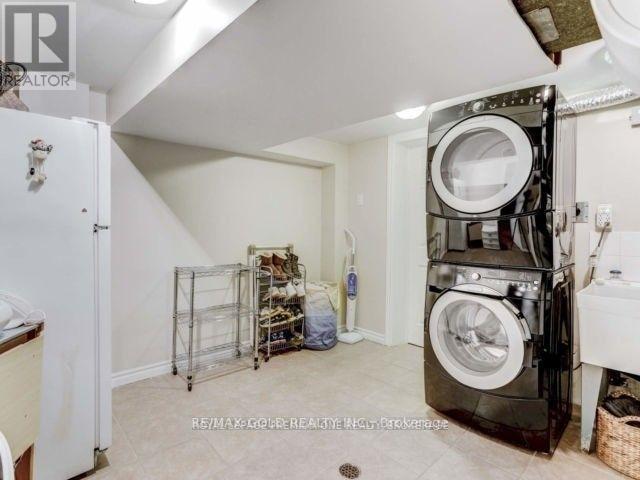 6 Monaco Court, Toronto, Ontario  M3N 1R8 - Photo 25 - W12995292