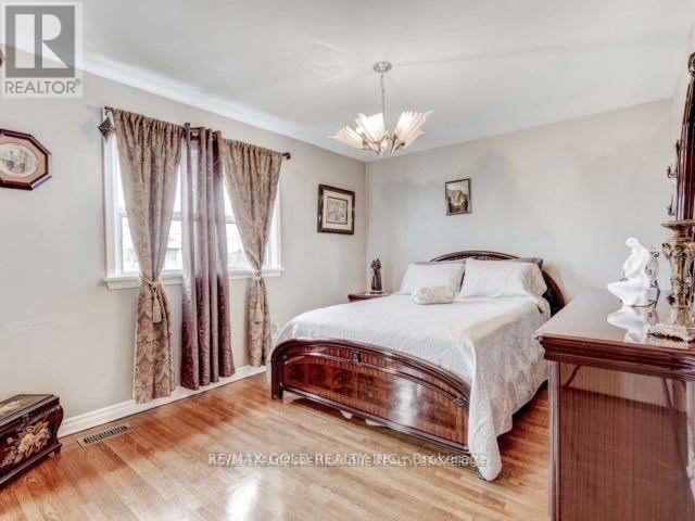 6 Monaco Court, Toronto, Ontario  M3N 1R8 - Photo 13 - W12995292