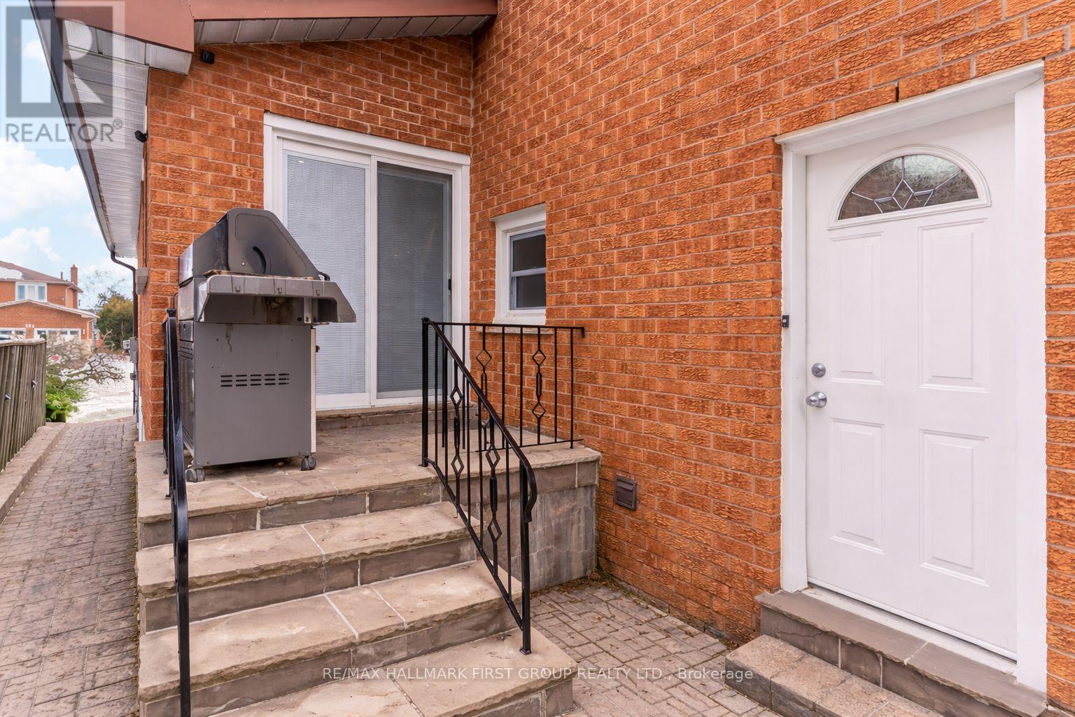 520 Mcleod Crescent, Pickering, Ontario L1W 3M5 - Photo 25 - E12869950