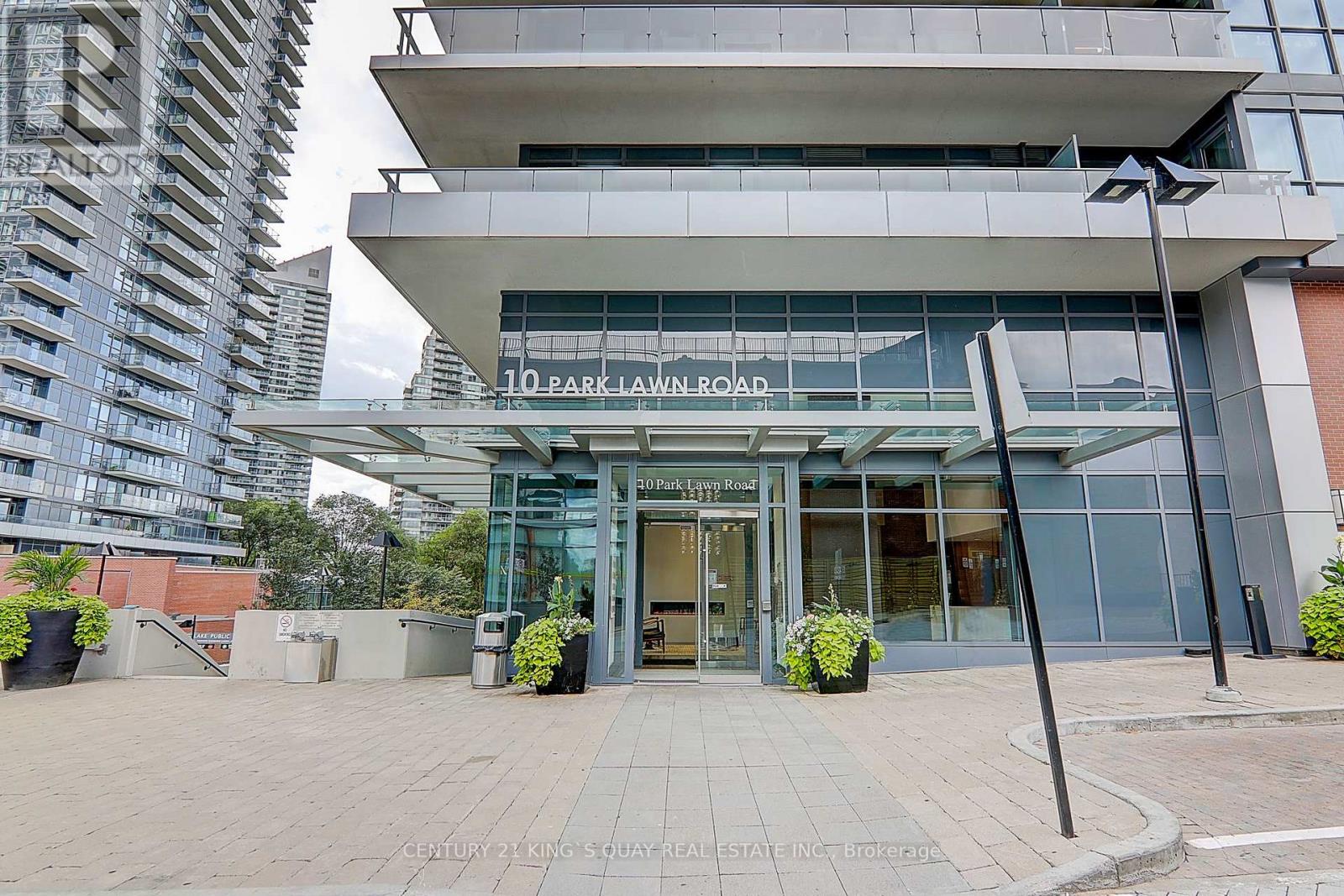 2004 - 10 Park Lawn Road, Toronto (Mimico), Ontario  M8Y 0H9 - Photo 3 - W12991066