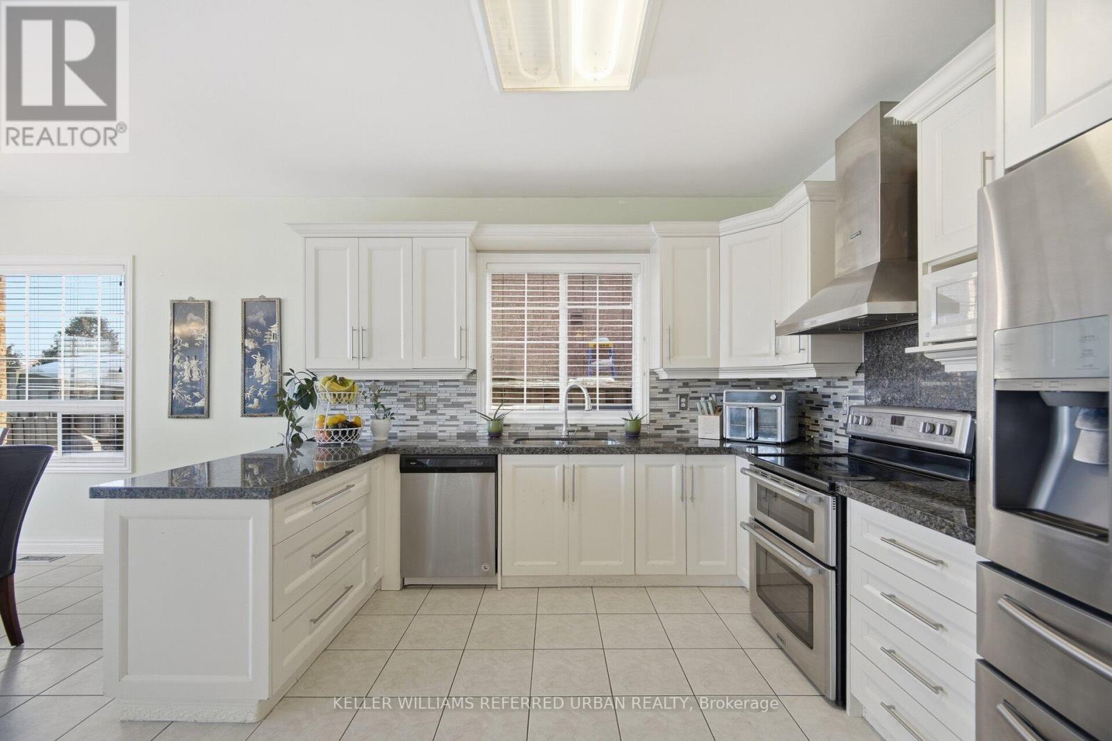 194 Manley Lane, Milton, Ontario  L9T 5N8 - Photo 8 - W12747386