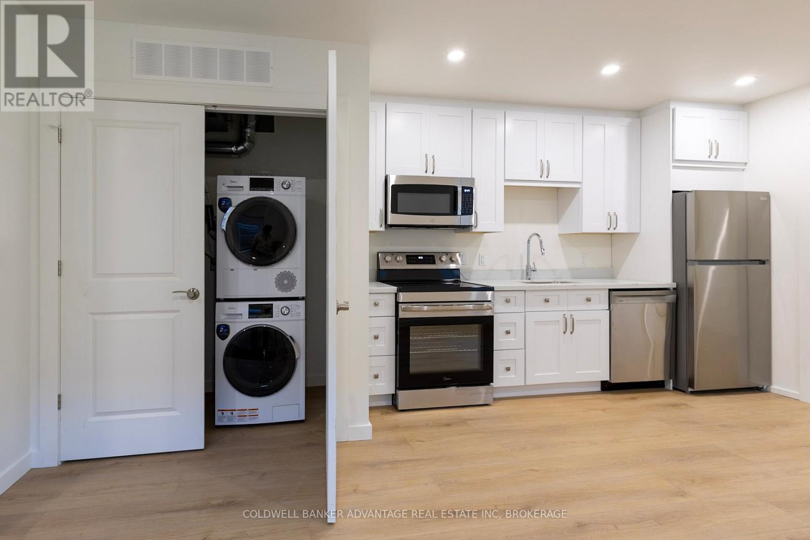 2 - 429 Sugarloaf Street, Port Colborne, Ontario  L3K 2P3 - Photo 3 - X12989696