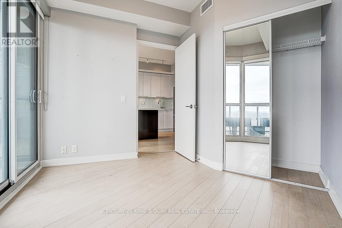 2004 - 10 Park Lawn Road, Toronto (Mimico), Ontario  M8Y 0H9 - Photo 38 - W12991066