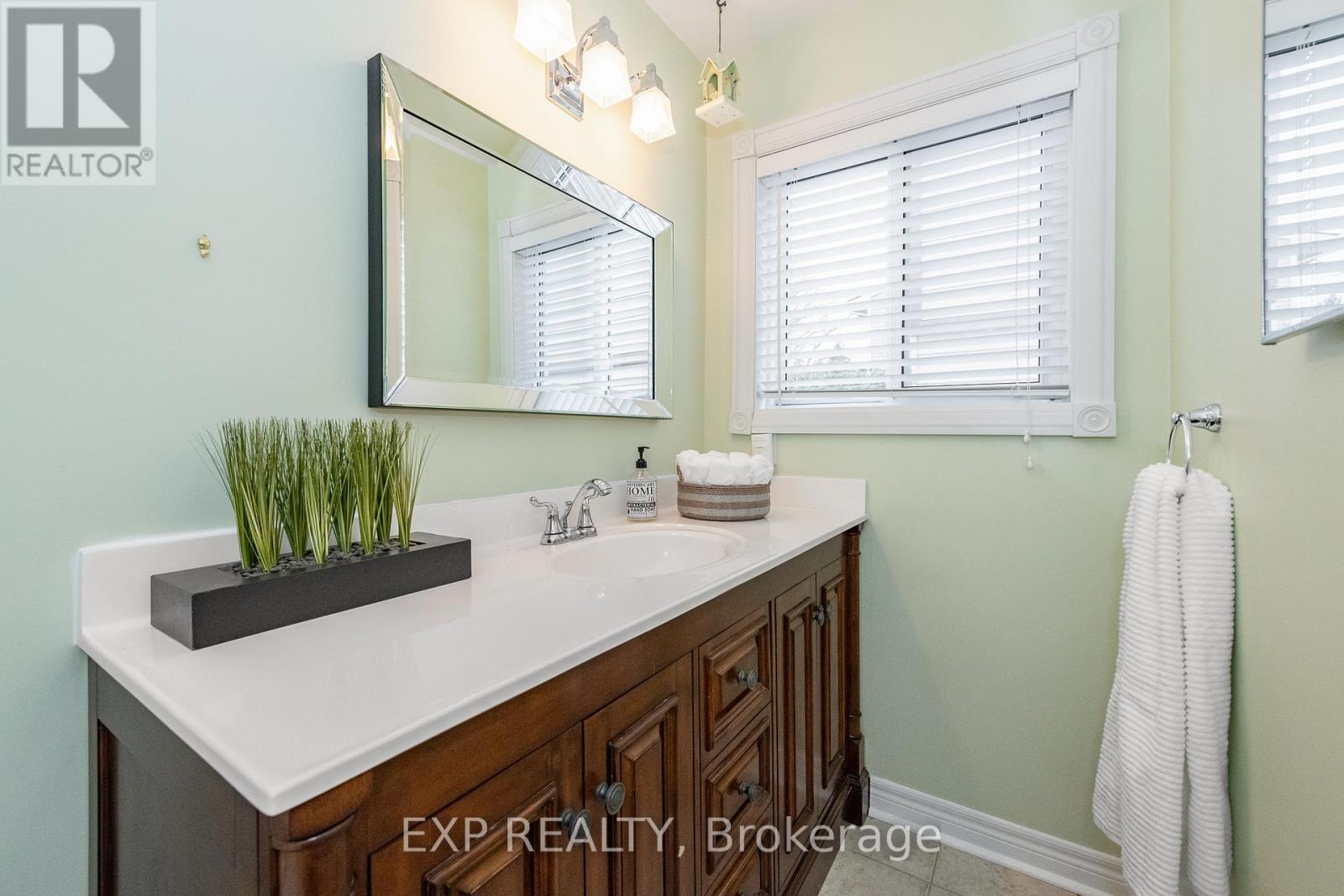 1337 Ambridge Way, Ottawa, Ontario K2C 3T3 - Photo 6 - X12987350