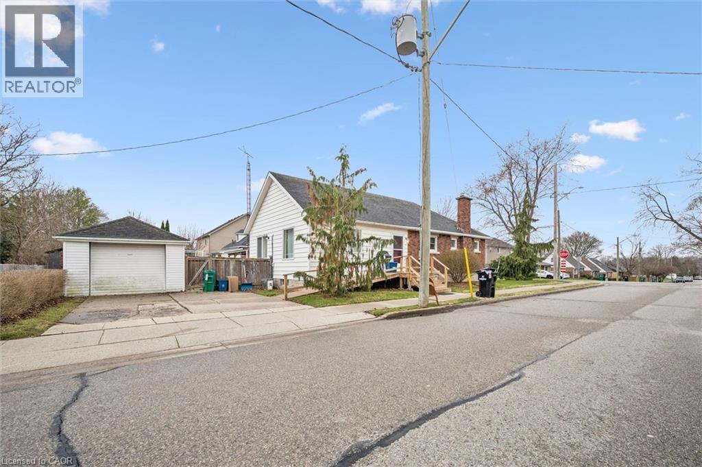 605 Waterloo Street S, Cambridge, Ontario  N3H 1P4 - Photo 3 - 40819179