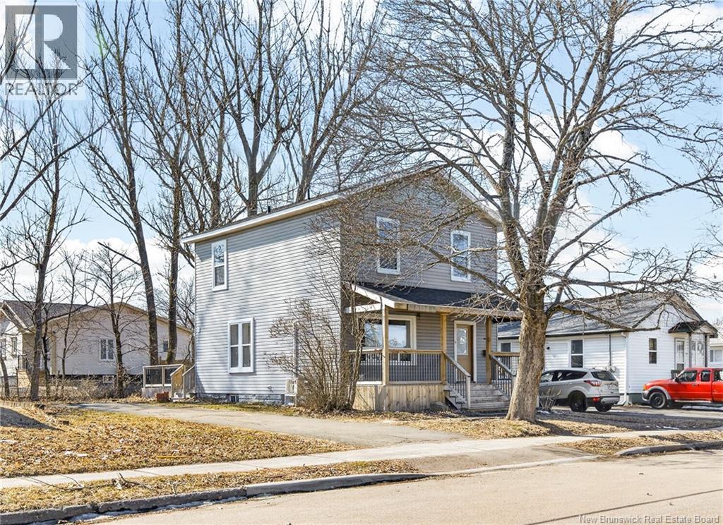46 Lefurgey Avenue, Moncton, New Brunswick  E1C 7G3 - Photo 2 - NB136651