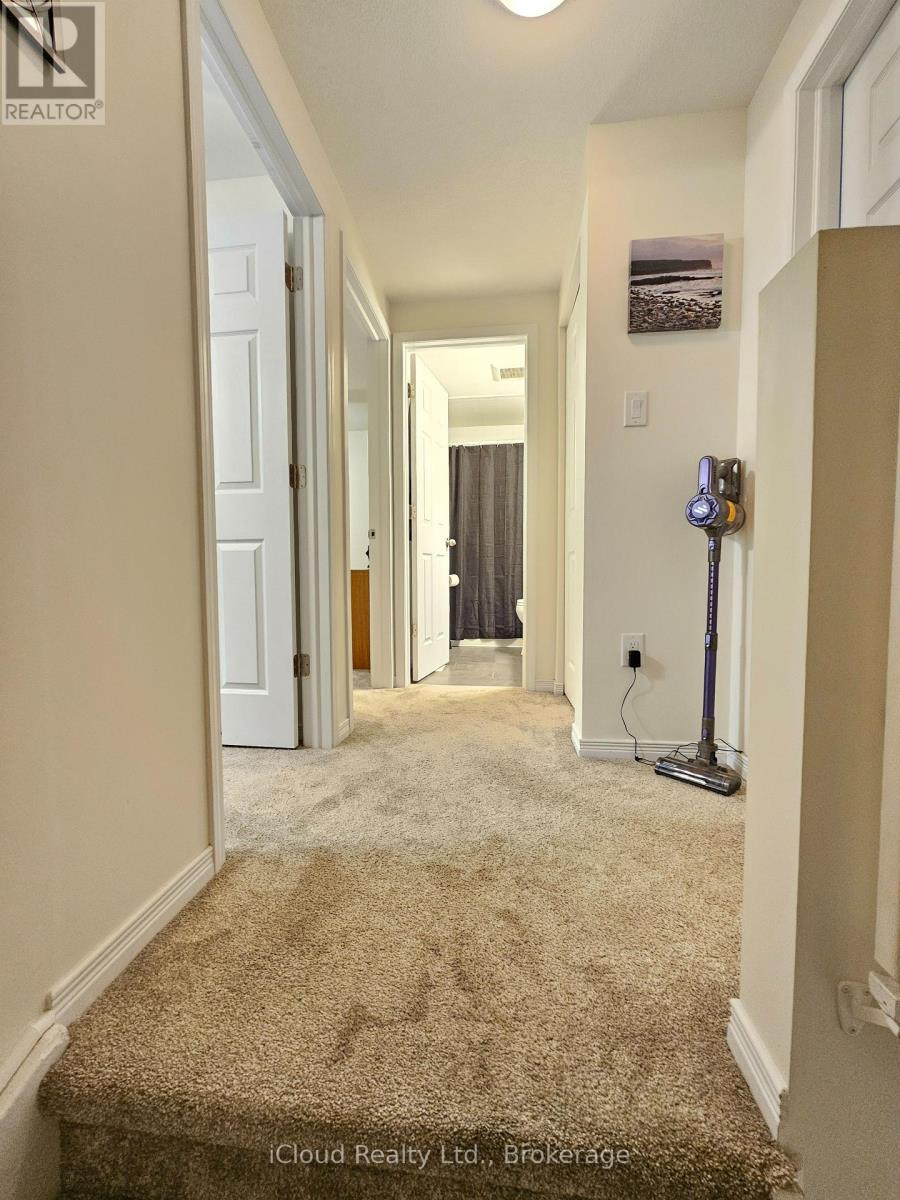 458 Misty Crescent, Kitchener, Ontario N2B 3V6 - Photo 16 - X12993190