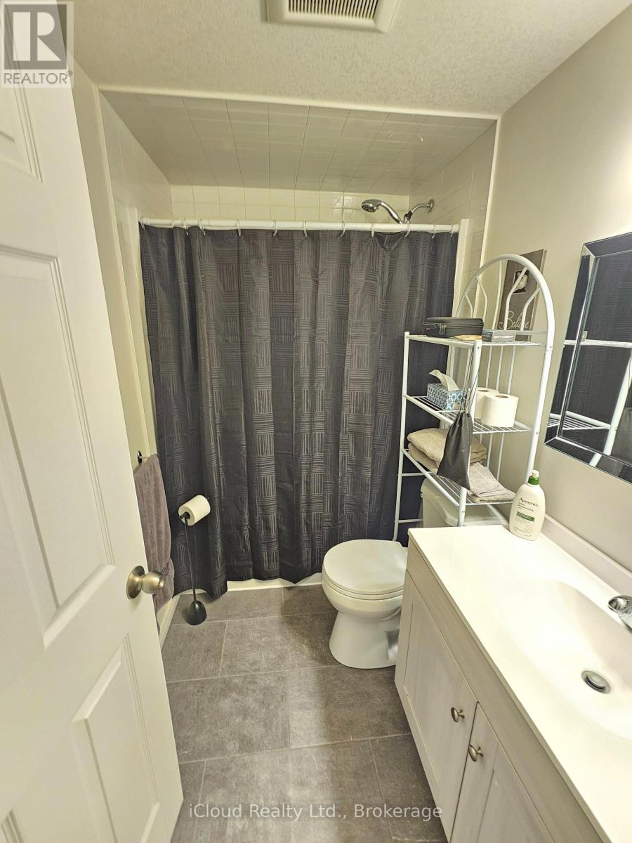 458 Misty Crescent, Kitchener, Ontario N2B 3V6 - Photo 20 - X12993190