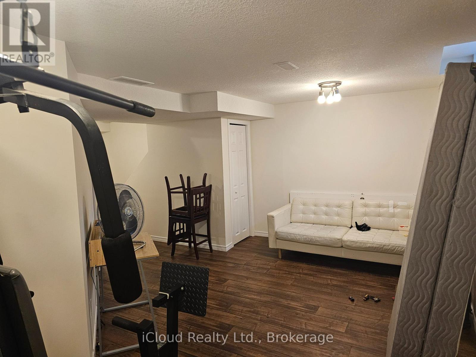 458 Misty Crescent, Kitchener, Ontario N2B 3V6 - Photo 24 - X12993190