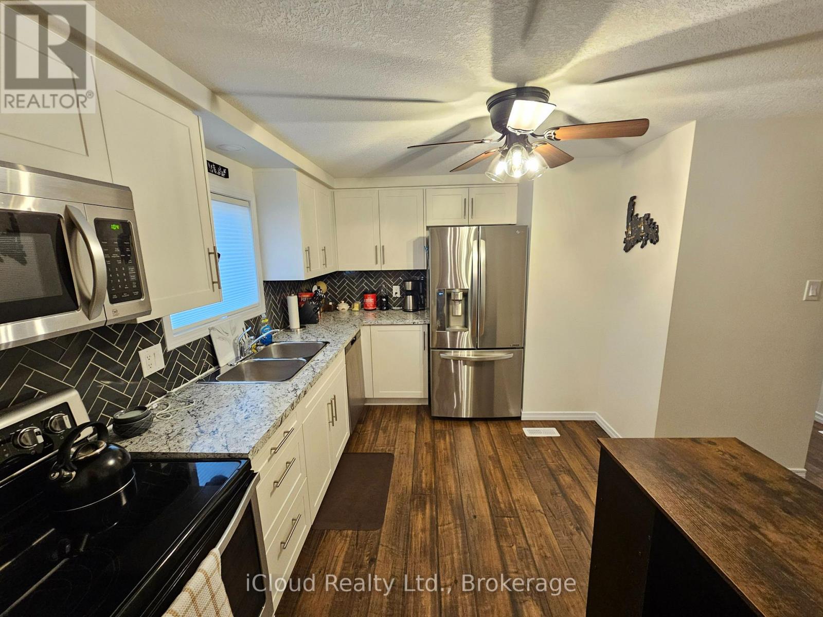 458 Misty Crescent, Kitchener, Ontario N2B 3V6 - Photo 12 - X12993190