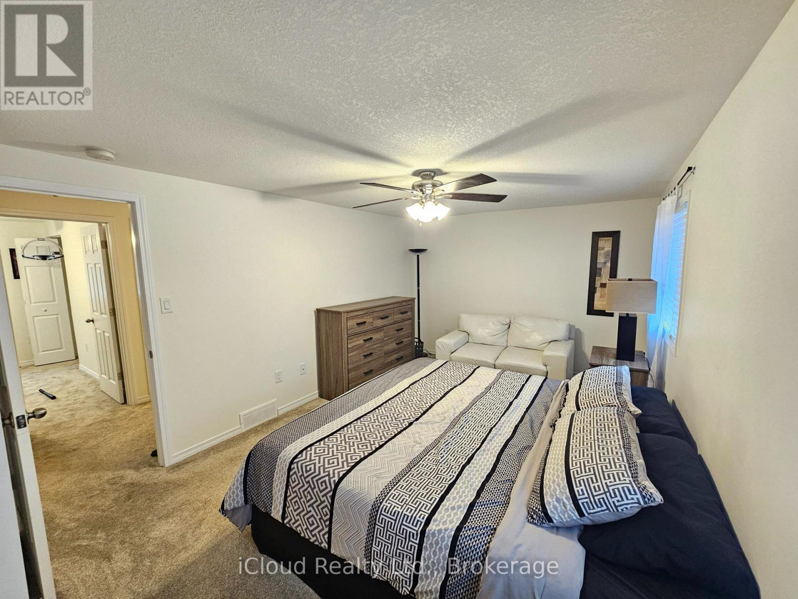 458 Misty Crescent, Kitchener, Ontario N2B 3V6 - Photo 18 - X12993190