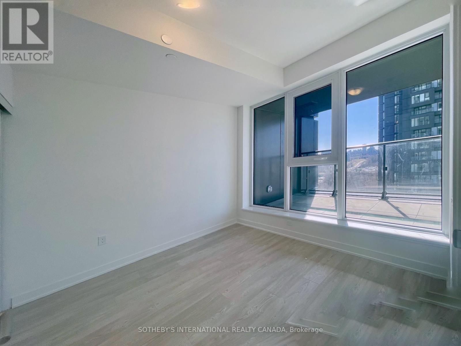 1402 - 5 Quarrington Lane, Toronto, Ontario  M3C 0S5 - Photo 13 - C12995460