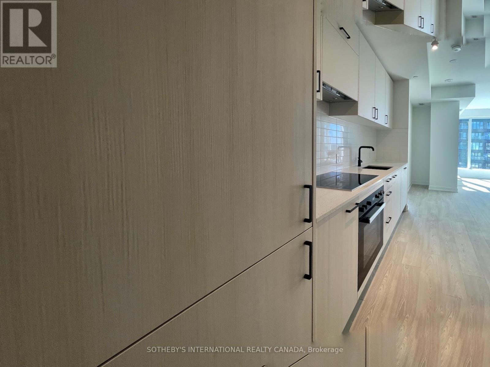 1402 - 5 Quarrington Lane, Toronto, Ontario  M3C 0S5 - Photo 4 - C12995460