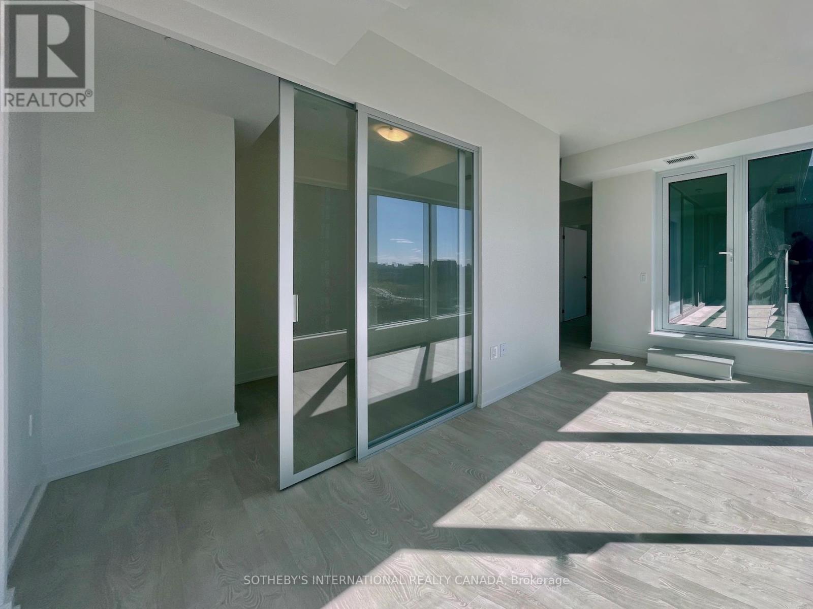 1402 - 5 Quarrington Lane, Toronto, Ontario  M3C 0S5 - Photo 9 - C12995460