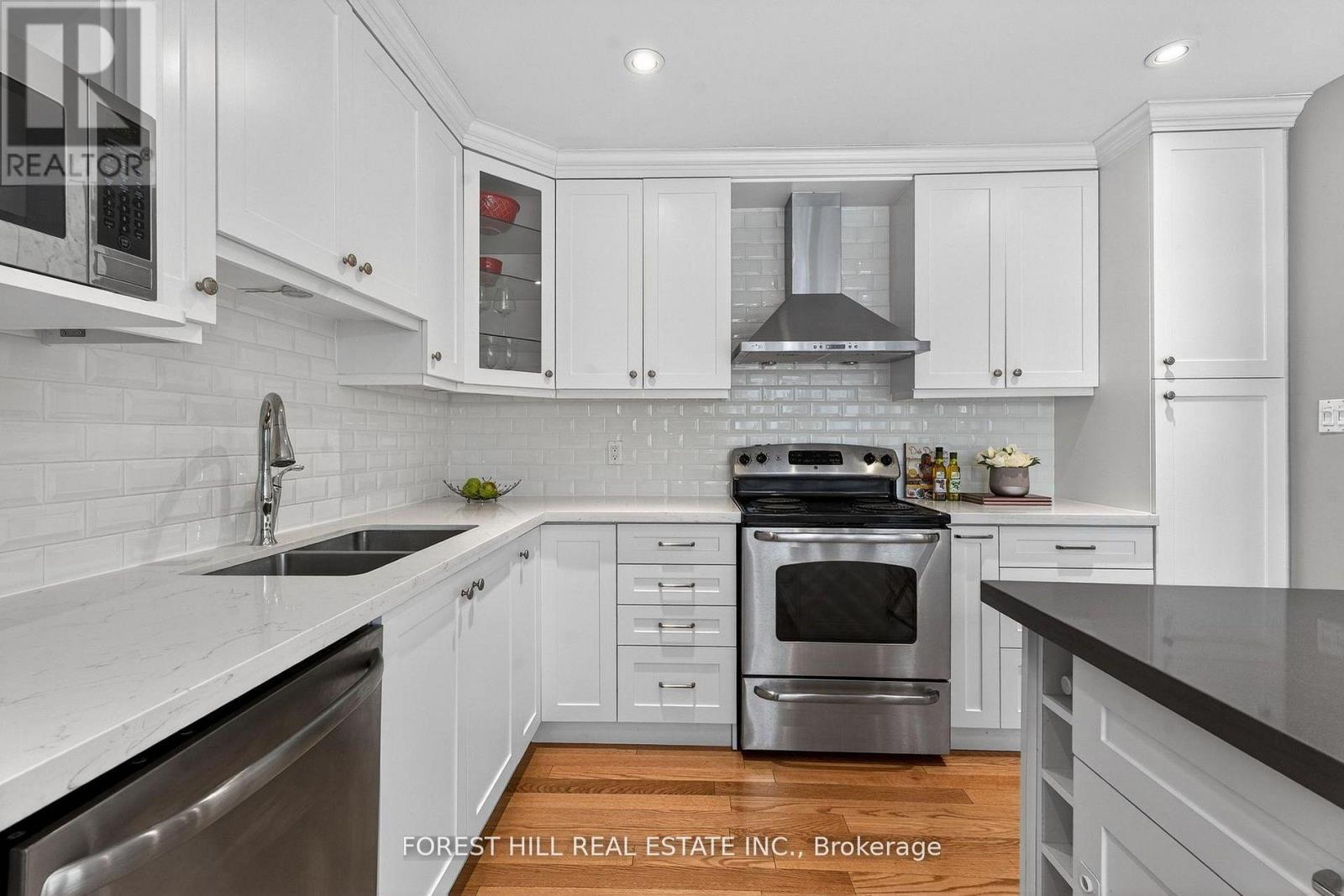 37 Rainbow Creek Way, Toronto, Ontario  M2K 2T9 - Photo 13 - C12995508