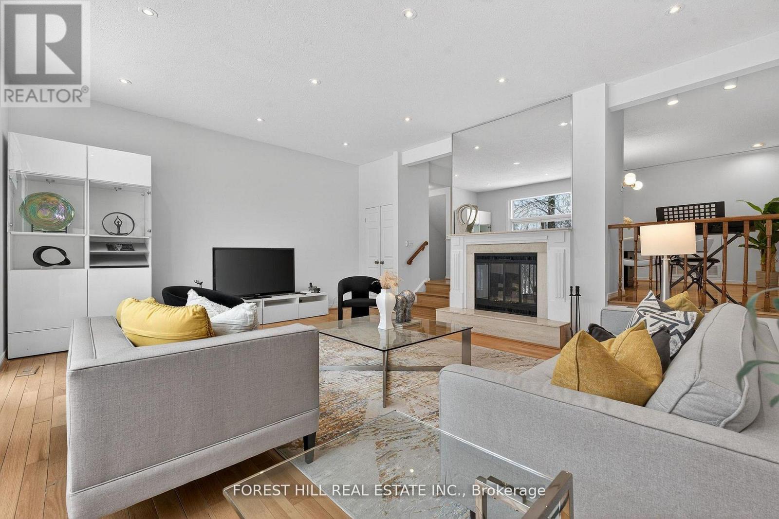 37 Rainbow Creek Way, Toronto, Ontario  M2K 2T9 - Photo 6 - C12995508