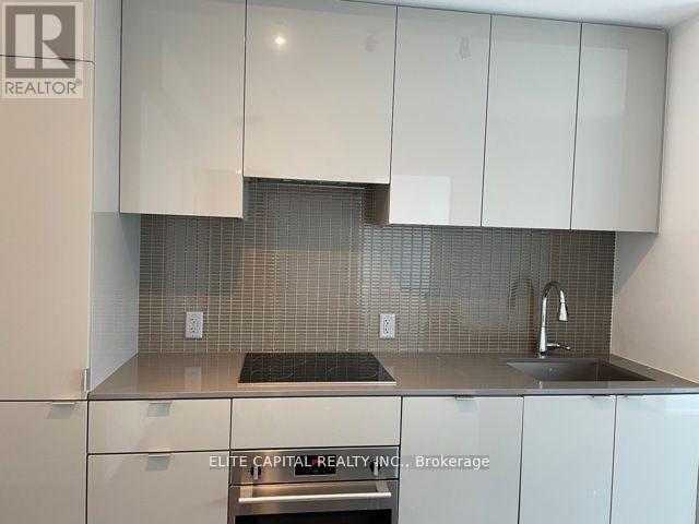 5713 - 7 Grenville Street, Toronto, Ontario  M4Y 1A1 - Photo 16 - C12995516