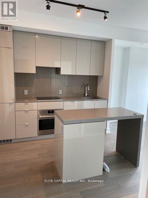 5713 - 7 Grenville Street, Toronto, Ontario  M4Y 1A1 - Photo 17 - C12995516