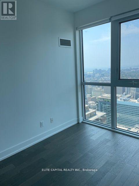 5713 - 7 Grenville Street, Toronto, Ontario  M4Y 1A1 - Photo 19 - C12995516