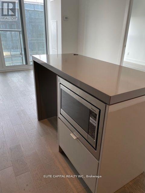 5713 - 7 Grenville Street, Toronto, Ontario  M4Y 1A1 - Photo 6 - C12995516