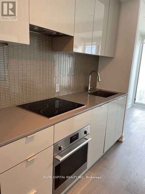 5713 - 7 Grenville Street, Toronto, Ontario  M4Y 1A1 - Photo 7 - C12995516