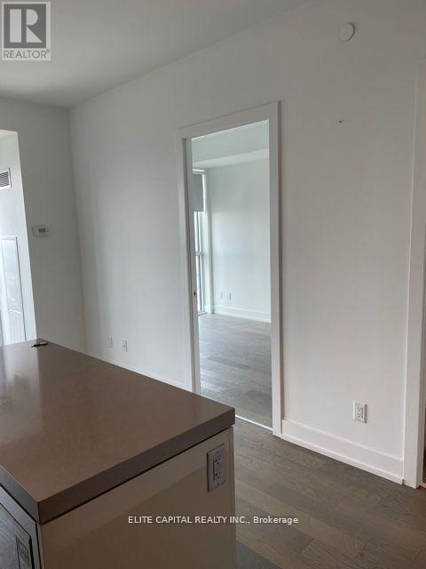 5713 - 7 Grenville Street, Toronto, Ontario  M4Y 1A1 - Photo 9 - C12995516