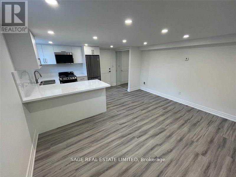 1 - 1084 Avenue Road, Toronto, Ontario  M5N 2E2 - Photo 4 - C12995568