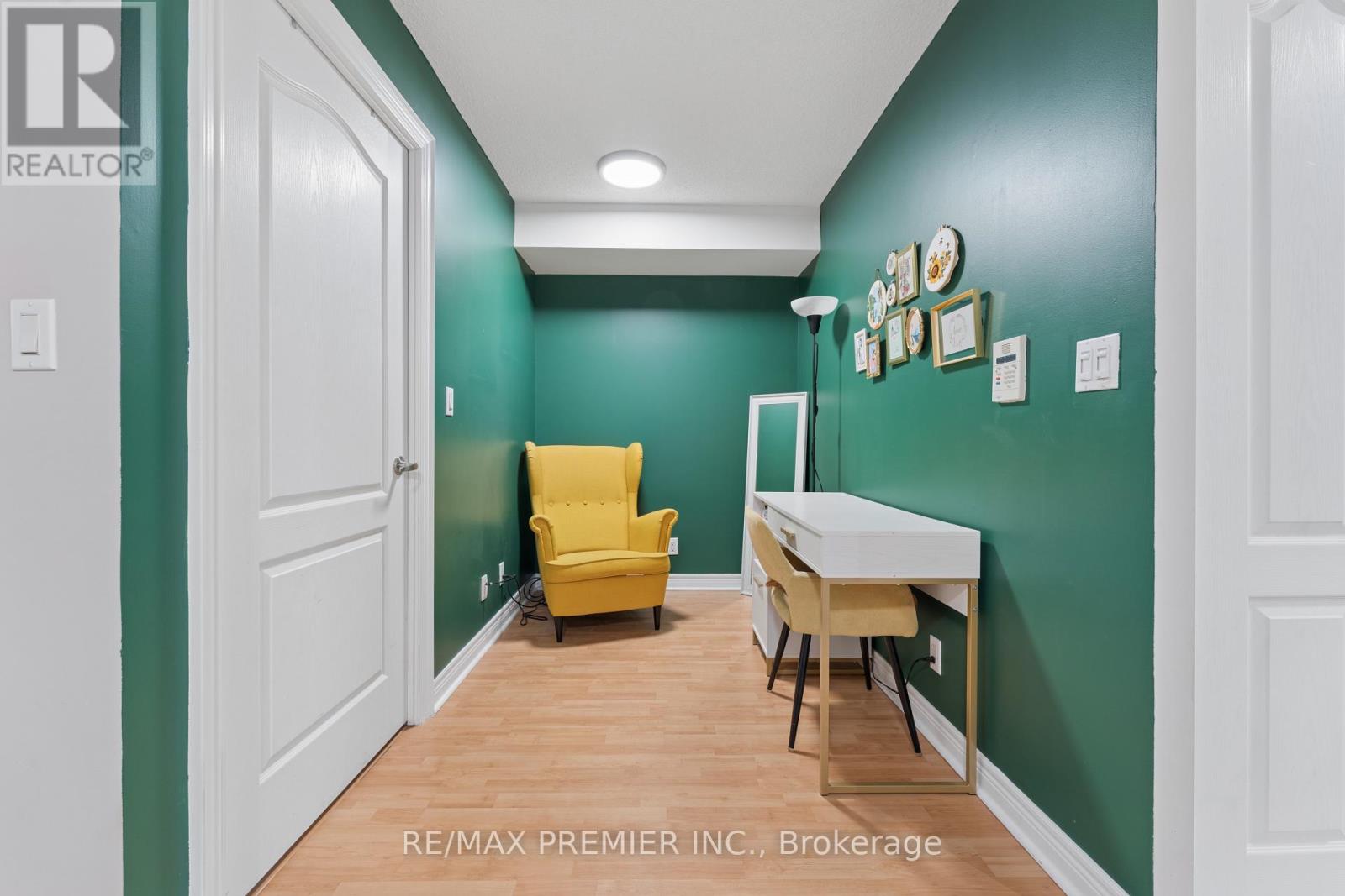 307 - 212 Eglinton Avenue E, Toronto, Ontario  M4P 0A3 - Photo 11 - C12995614