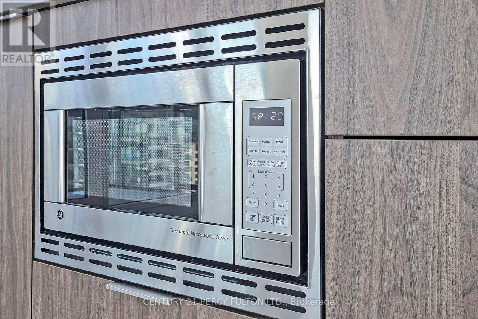 2409 - 39 Roehampton Avenue, Toronto, Ontario  M4P 1P9 - Photo 15 - C12995648