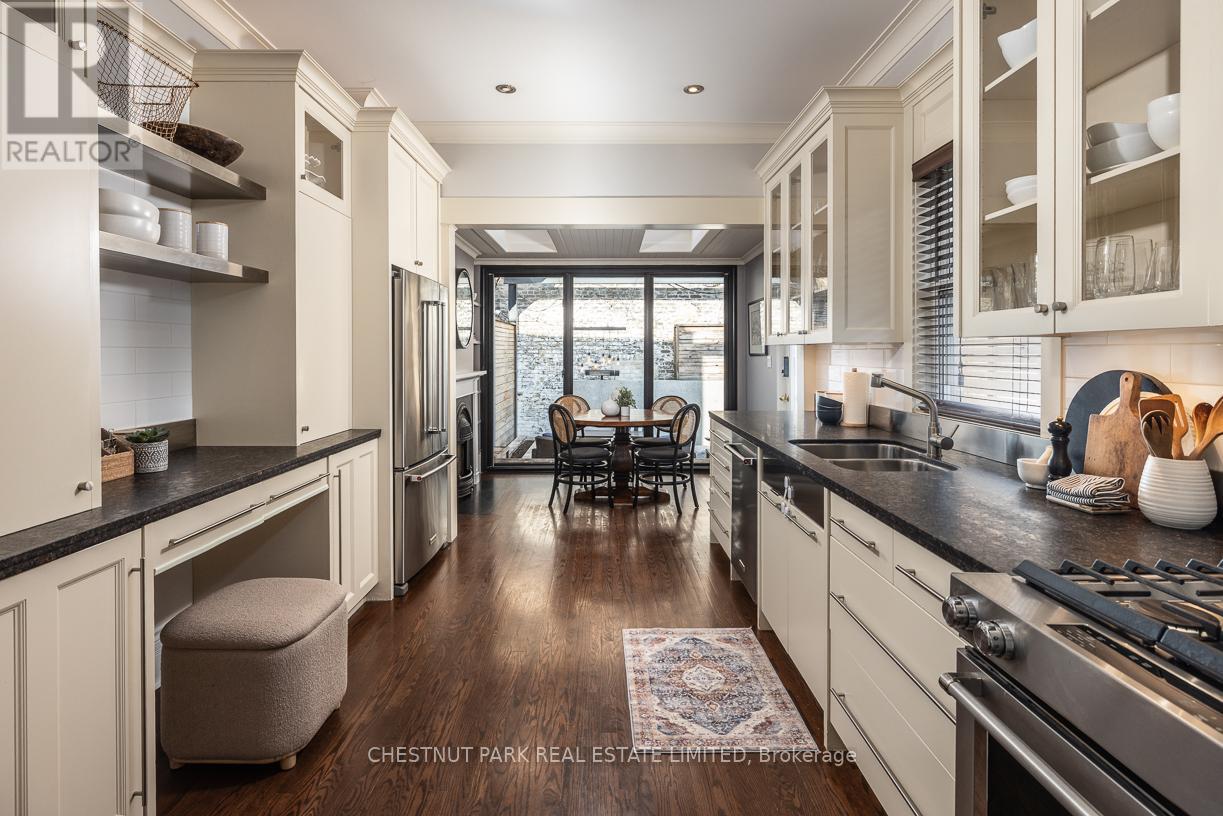 3 Tacoma Avenue, Toronto, Ontario  M4T 2B1 - Photo 11 - C12995650