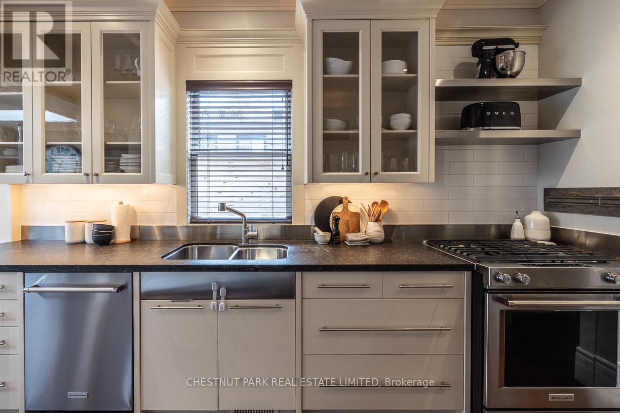 3 Tacoma Avenue, Toronto, Ontario  M4T 2B1 - Photo 19 - C12995650