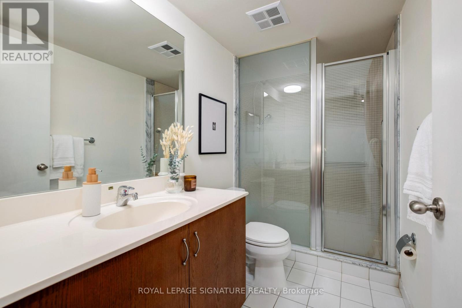 311 - 18 Beverley Street, Toronto, Ontario  M5T 3L2 - Photo 20 - C12995668