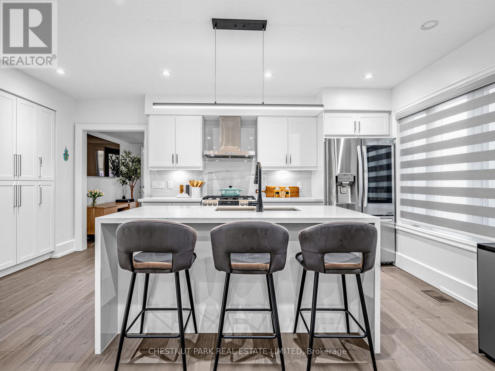 209 Robina Avenue, Toronto, Ontario  M6C 3Y9 - Photo 13 - C12995686