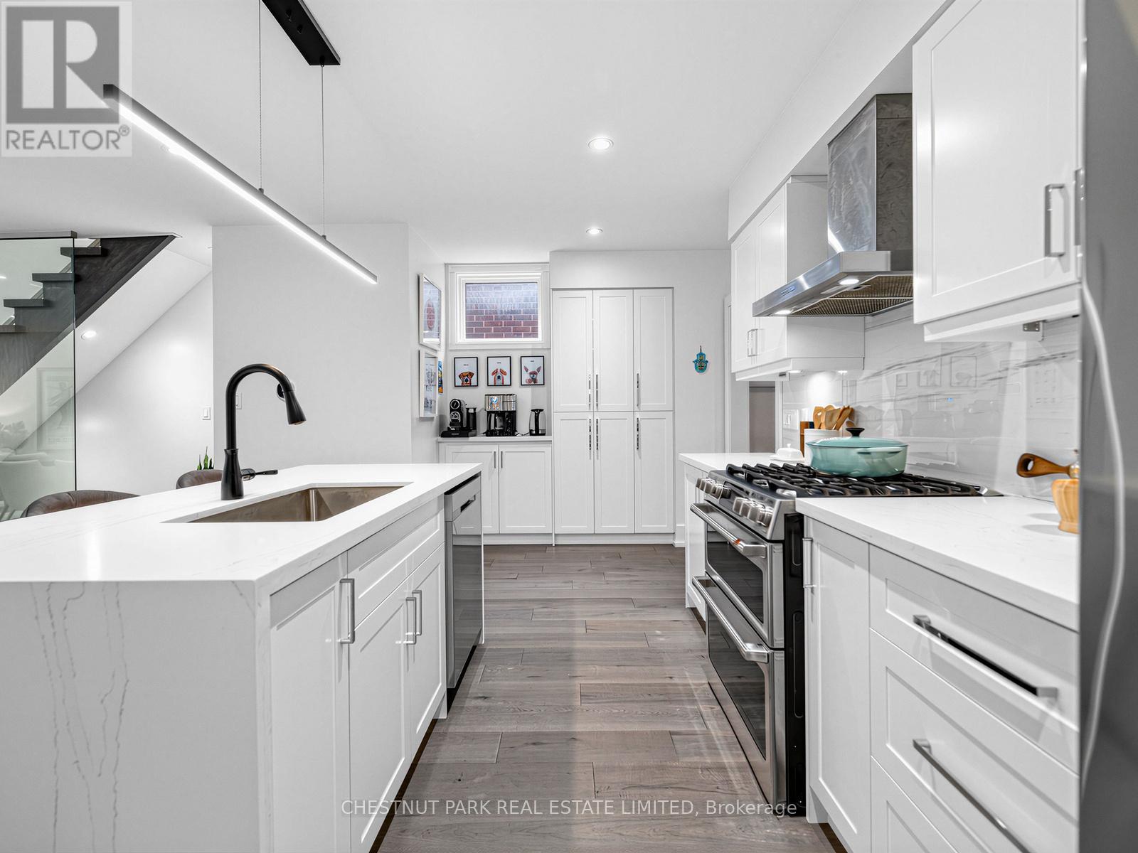 209 Robina Avenue, Toronto, Ontario  M6C 3Y9 - Photo 16 - C12995686